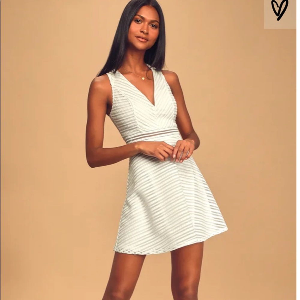 BRAND NEW LULU’S white dress : medium tags on